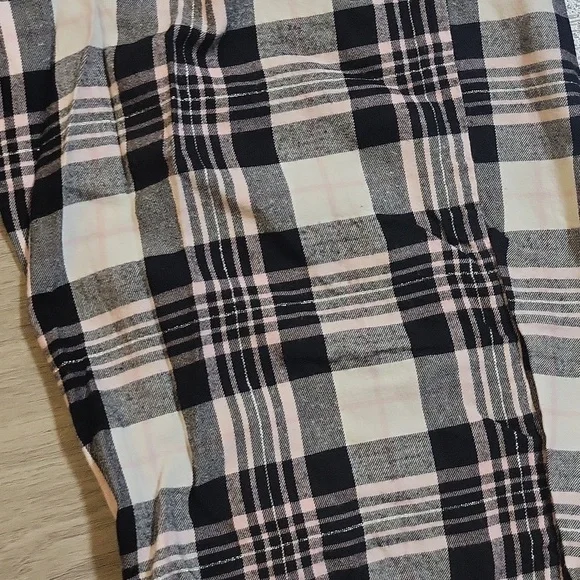 Victoria's Secret Black and White And Pink Plaid Pants - Picture 2 of 5